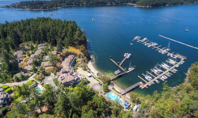 Poets Cove Resort & Spa Exterior