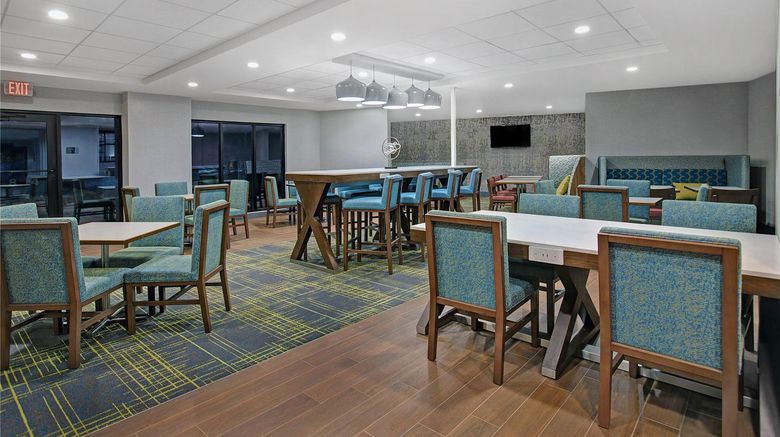 <b>Hampton Inn Westfield Restaurant</b>. Images powered by <a href="https://iceportal.shijigroup.com/" title="IcePortal" target="_blank">IcePortal</a>.
