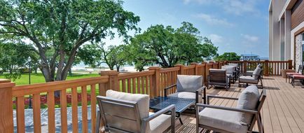 Hilton Garden Inn Biloxi Exterior
