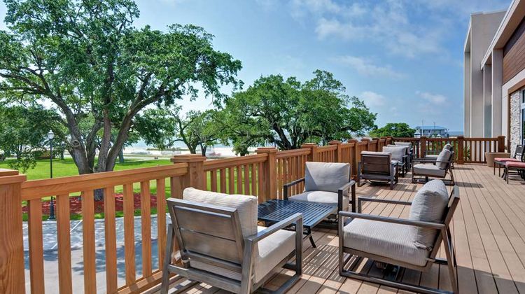 Hilton Garden Inn Biloxi Exterior