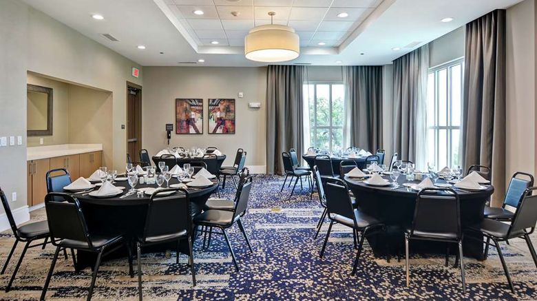 <b>Hilton Garden Inn Biloxi Restaurant</b>. Images powered by <a href="https://iceportal.shijigroup.com/" title="IcePortal" target="_blank">IcePortal</a>.
