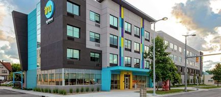 Tru by Hilton Cleveland Midtown Exterior