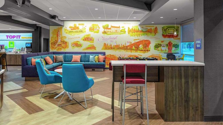<b>Tru by Hilton Cleveland Midtown Lobby</b>. Images powered by <a href="https://iceportal.shijigroup.com/" title="IcePortal" target="_blank">IcePortal</a>.