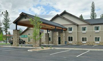 GrandStay Hotel and Suites Sisters OR