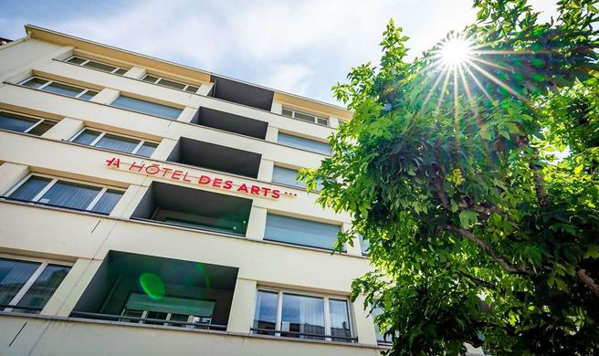 Hotel Des Arts Exterior