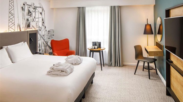 Mercure Cardiff North Hotel Room