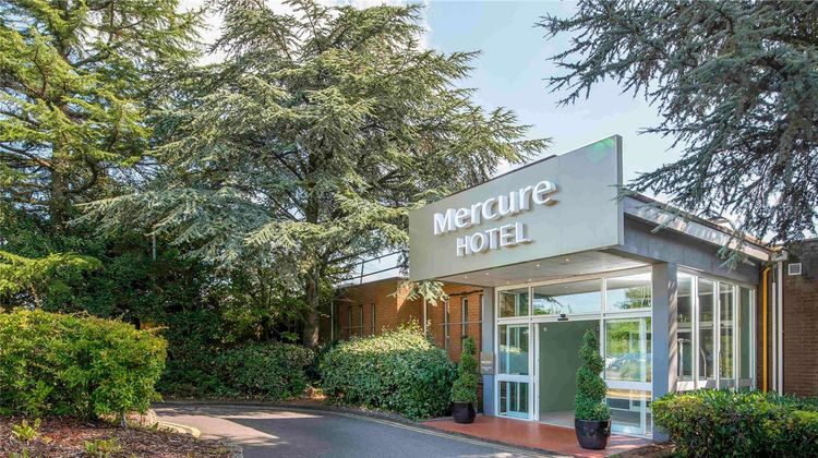 Mercure Cardiff North Hotel Exterior