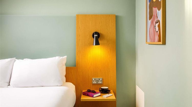 Greet London Harlow Room