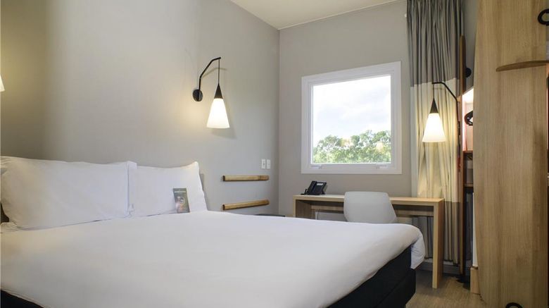 <b>Ibis Itatiba Room</b>. Images powered by <a href="https://iceportal.shijigroup.com/" title="IcePortal" target="_blank">IcePortal</a>.
