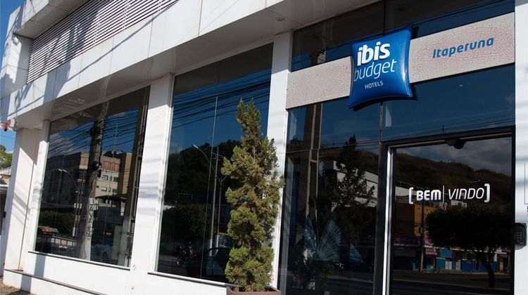 Ibis Budget Itaperuna Exterior