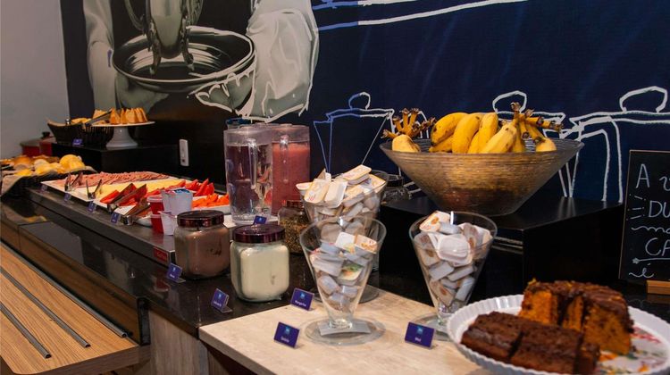 Ibis Budget Itaperuna Restaurant