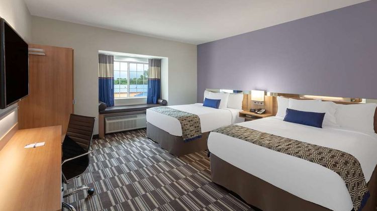 Microtel Inn & Suites College Station Room