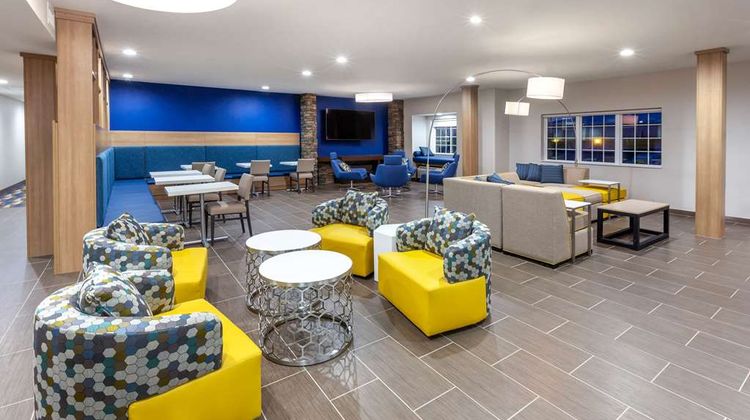Microtel Inn & Suites College Station Lobby