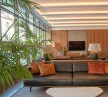 NH Porto Jardim Lobby