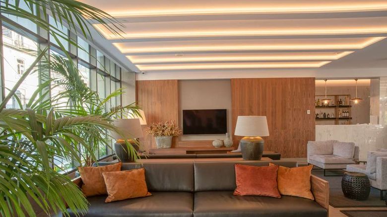 <b>NH Porto Jardim Lobby</b>. Images powered by <a href="https://iceportal.shijigroup.com/" title="IcePortal" target="_blank">IcePortal</a>.