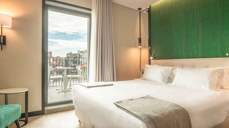<b>NH Porto Jardim Suite</b>. Images powered by <a href="https://iceportal.shijigroup.com/" title="IcePortal" target="_blank">IcePortal</a>.