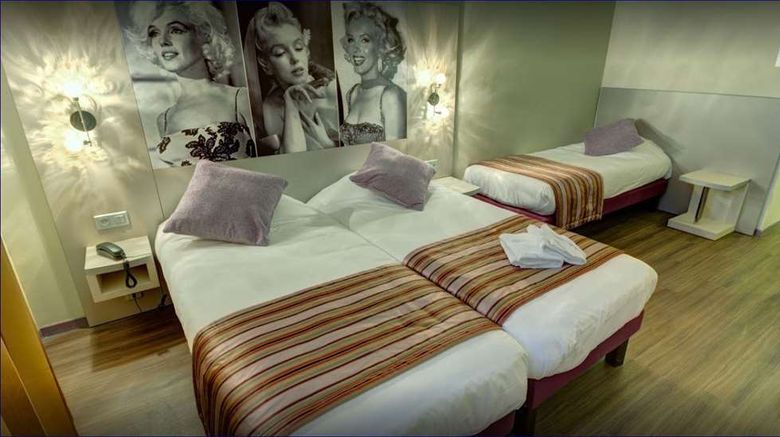 <b>Hotel Arles Plaza Room</b>. Images powered by <a href="https://iceportal.shijigroup.com/" title="IcePortal" target="_blank">IcePortal</a>.