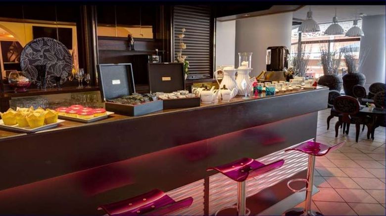 <b>Hotel Arles Plaza Restaurant</b>. Images powered by <a href="https://iceportal.shijigroup.com/" title="IcePortal" target="_blank">IcePortal</a>.