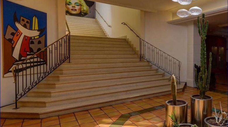 <b>Hotel Arles Plaza Lobby</b>. Images powered by <a href="https://iceportal.shijigroup.com/" title="IcePortal" target="_blank">IcePortal</a>.