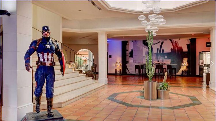 Hotel Arles Plaza Lobby