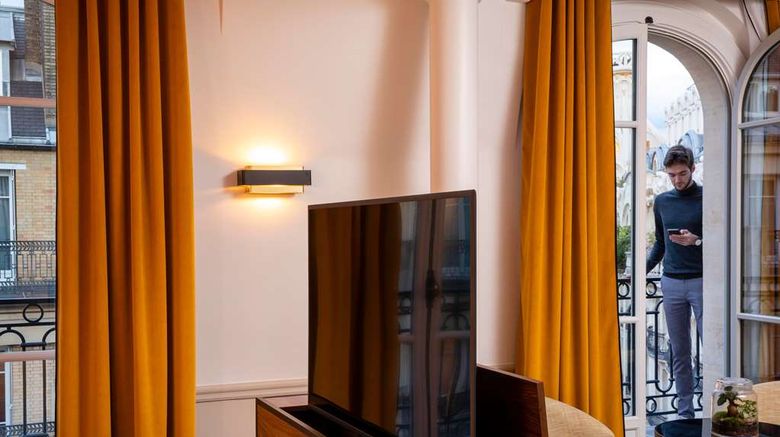 <b>Victoria Palace Hotel Suite</b>. Images powered by <a href="https://iceportal.shijigroup.com/" title="IcePortal" target="_blank">IcePortal</a>.