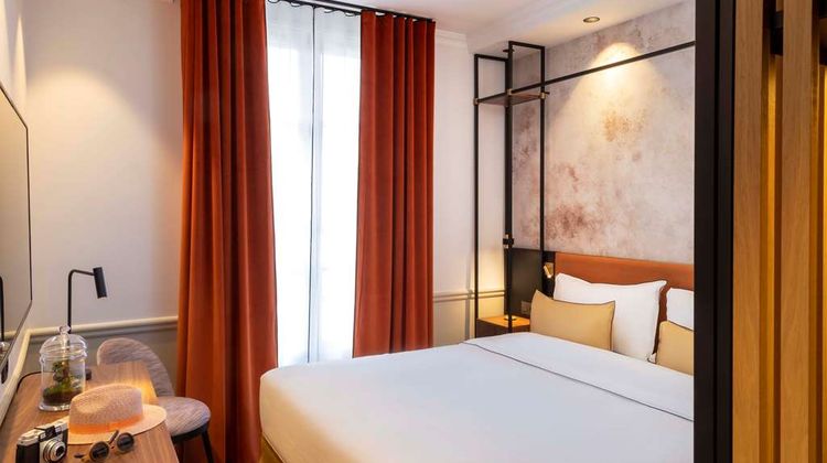 Victoria Palace Hotel Room