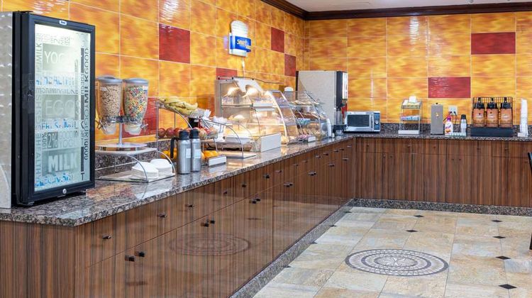 Days Hotel by Wyndham North Bergen Restaurant