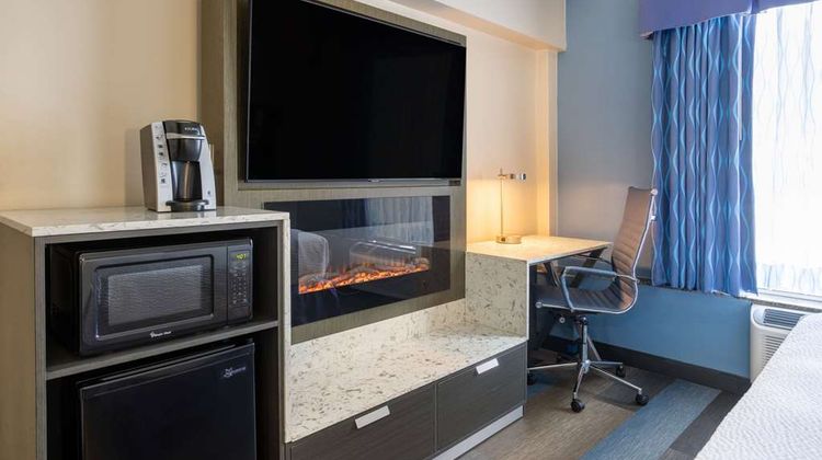 Days Hotel by Wyndham North Bergen Room