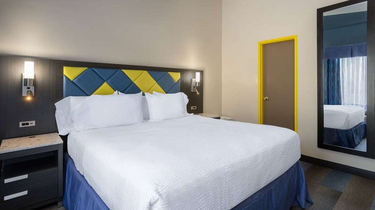 Days Hotel by Wyndham North Bergen Room