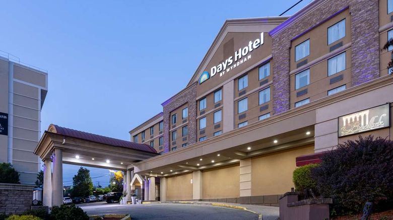 Days Hotel by Wyndham North Bergen Exterior. Images powered by <a href="https://iceportal.shijigroup.com" target="_blank" rel="noopener">Ice Portal</a>.