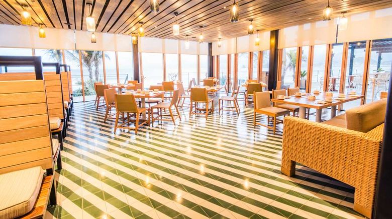 <b>The Cape, A Thompson Hotel by Hyatt Restaurant</b>. Images powered by <a href="https://iceportal.shijigroup.com/" title="IcePortal" target="_blank">IcePortal</a>.