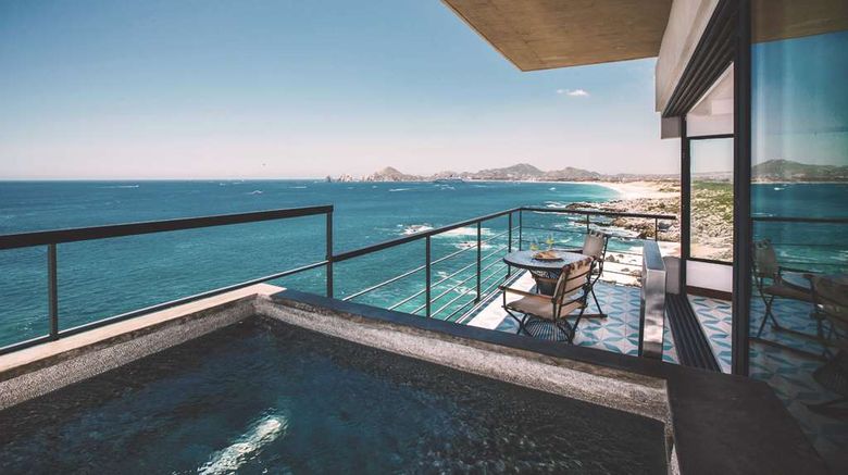 <b>The Cape, A Thompson Hotel by Hyatt Suite</b>. Images powered by <a href="https://iceportal.shijigroup.com/" title="IcePortal" target="_blank">IcePortal</a>.