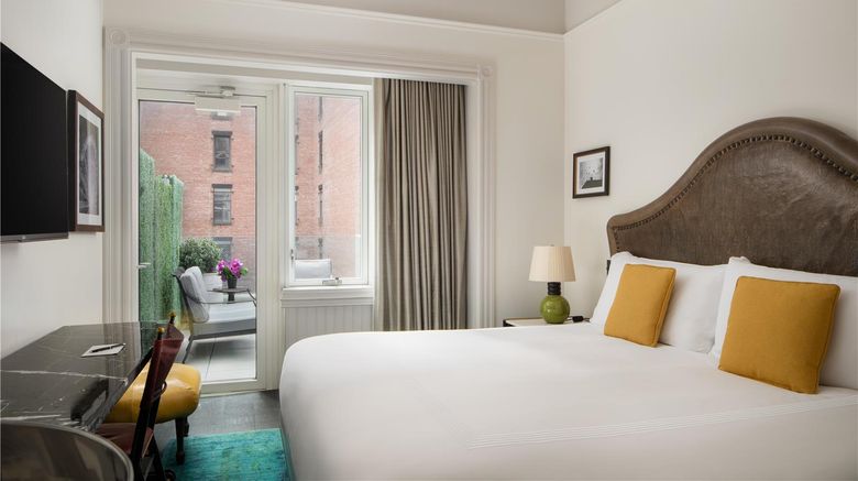 <b>The Beekman, a Thompson Hotel Room</b>. Images powered by <a href="https://iceportal.shijigroup.com/" title="IcePortal" target="_blank">IcePortal</a>.
