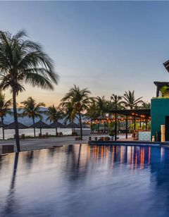 Thompson Zihuatanejo