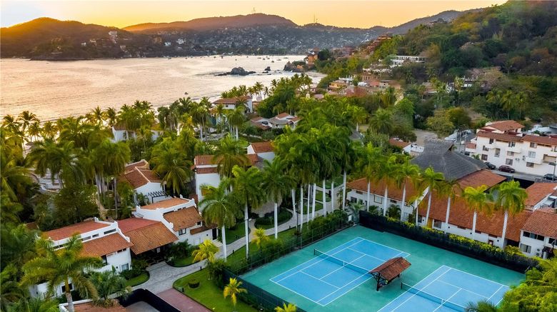 <b>Thompson Zihuatanejo Recreation</b>. Images powered by <a href="https://iceportal.shijigroup.com/" title="IcePortal" target="_blank">IcePortal</a>.