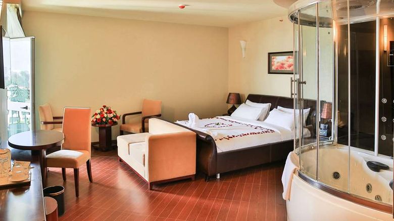 <b>Magnolia Hotel & Conference Center Room</b>. Images powered by <a href="https://iceportal.shijigroup.com/" title="IcePortal" target="_blank">IcePortal</a>.