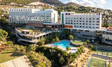 Higueron Hotel, Curio Collection
