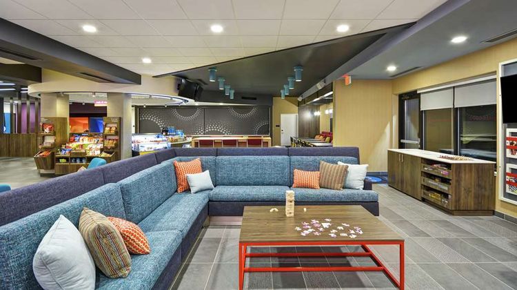 Tru by Hilton Huber Heights Dayton Lobby