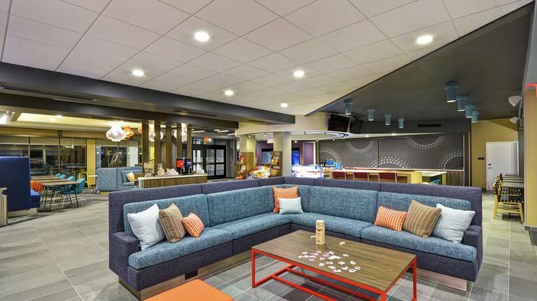 <b>Tru by Hilton Huber Heights Dayton Lobby</b>. Images powered by <a href="https://iceportal.shijigroup.com/" title="IcePortal" target="_blank">IcePortal</a>.