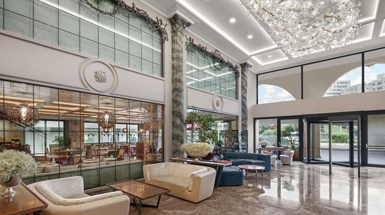 DoubleTree by Hilton Istanbul Esentepe Lobby
