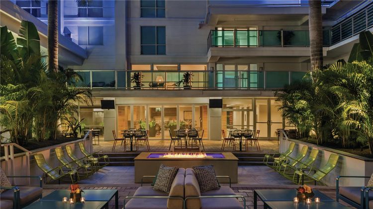 Hotel Alba, Tapestry Collection Hilton Restaurant
