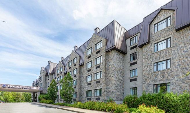 DoubleTree by Hilton Quebec Exterior
