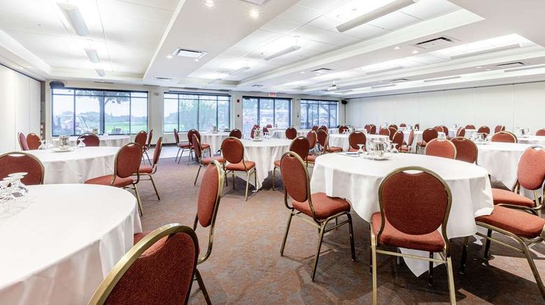 <b>DoubleTree by Hilton Quebec Meeting</b>. Images powered by <a href="https://iceportal.shijigroup.com/" title="IcePortal" target="_blank">IcePortal</a>.