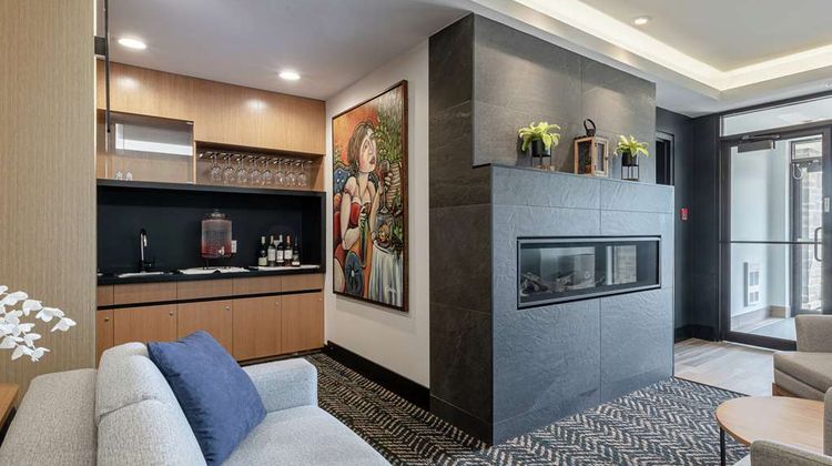 DoubleTree by Hilton Quebec Lobby