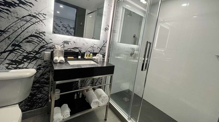 DoubleTree by Hilton Quebec Room