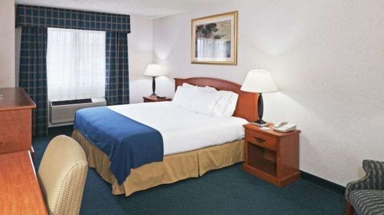 Ramada by Wyndham Santa Fe Room
