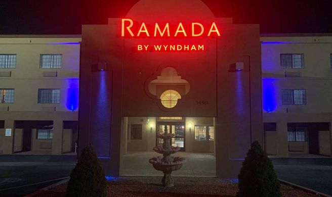 Ramada by Wyndham Santa Fe Exterior