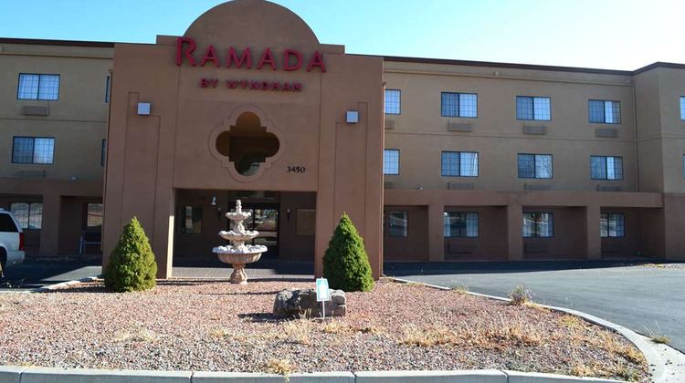 Ramada by Wyndham Santa Fe Exterior