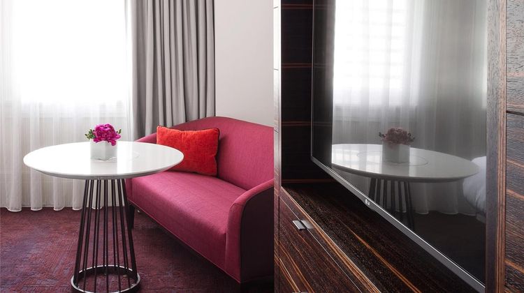 21C Museum Hotel Lexington Room