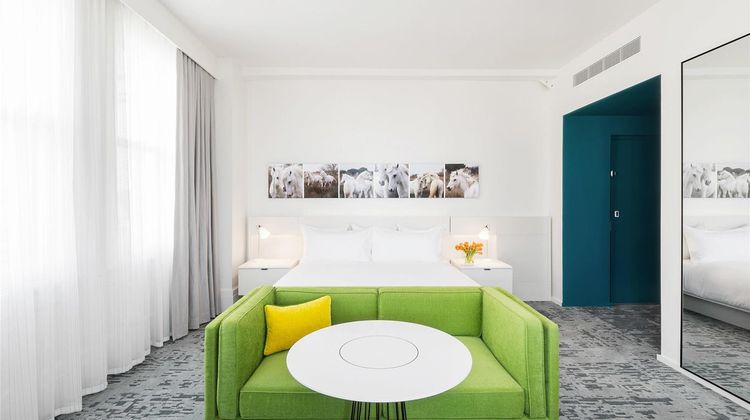 21C Museum Hotel Lexington Room
